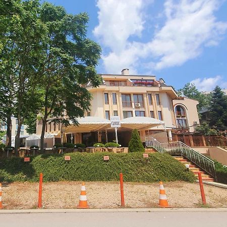 Family Hotel Classic Varna ภายนอก รูปภาพ