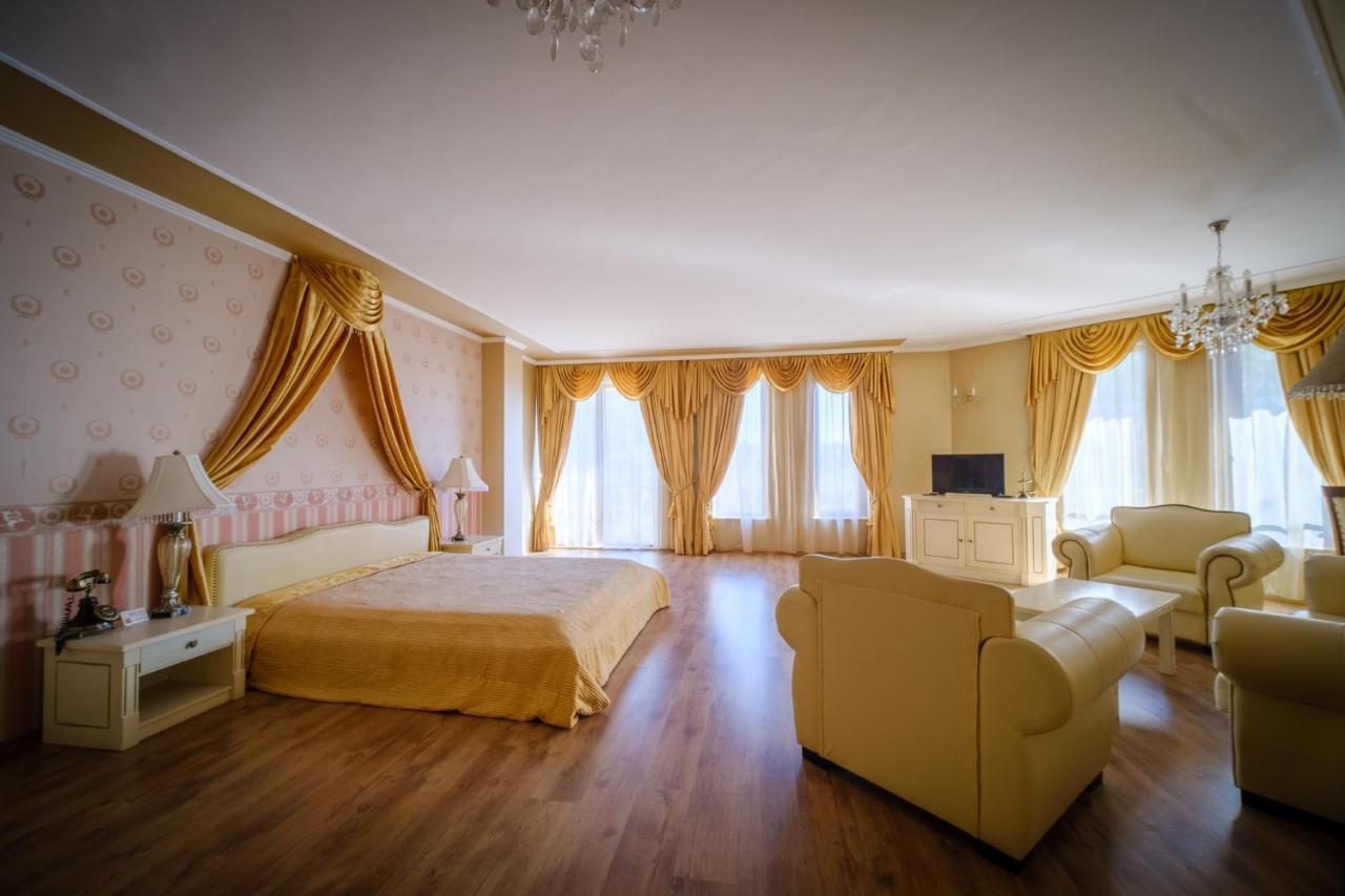Family Hotel Classic Varna ภายนอก รูปภาพ