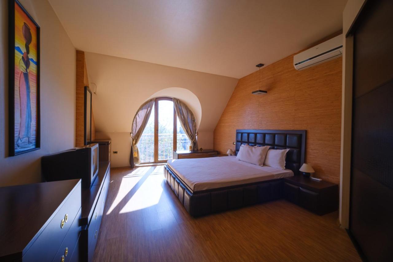 Family Hotel Classic Varna ภายนอก รูปภาพ